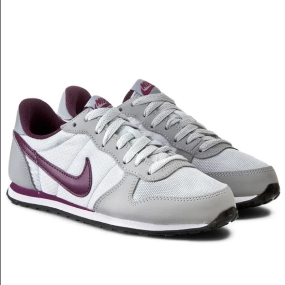 Nike Genicco Women Sneakers
